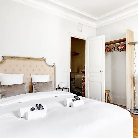 Confort Et Style A Deux Pas Des Champs-elysees